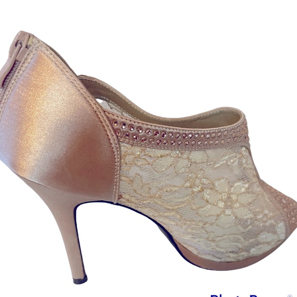 DE BLOSSOM COLLECTION - Yael 09 Embellished Peep Toe Lace Heels. Size 10 - Picture 3 of 11